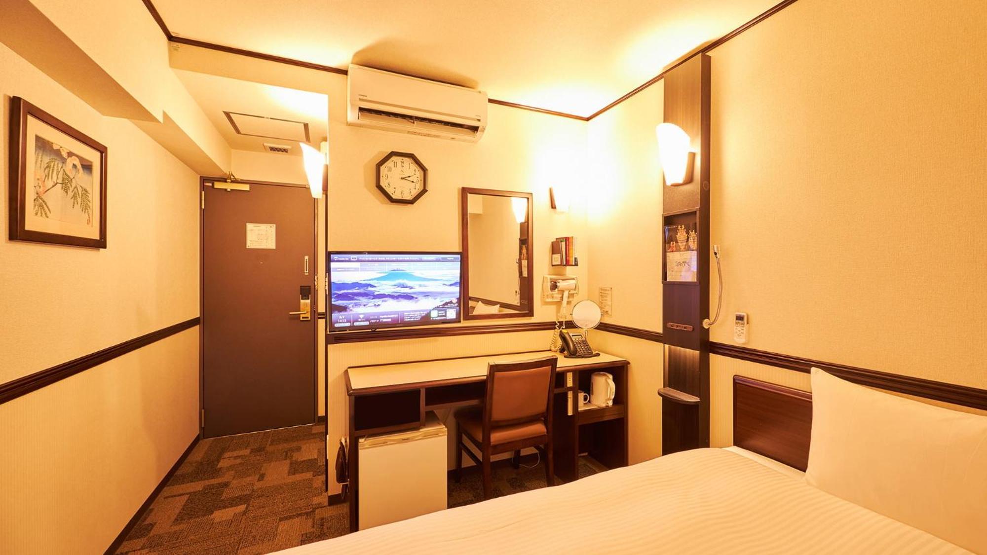 Toyoko Inn Tokyo Fussa Ekimae Higashi Guchi Hamura Стая снимка